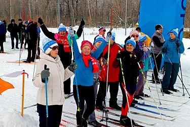 Снег создал идеальную трассу на берегу Урала